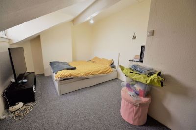 2 bedroom House in Woodlea Mount, Leeds - Photo 4