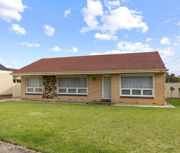 Charming Neat & Tidy Solid Brick Home - Photo 3