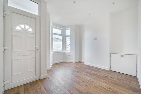 Scotland Green Road, EN3, Enfield - Photo 2