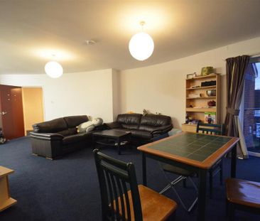 4 bedroom apartment to rent - Photo 6