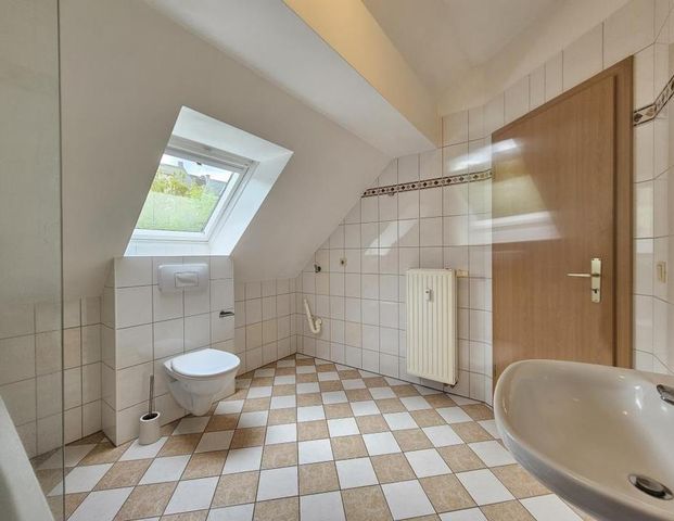 Wohntraum im Dachgeschoss mit Dachterrasse und sehr schönem Bad - Foto 1