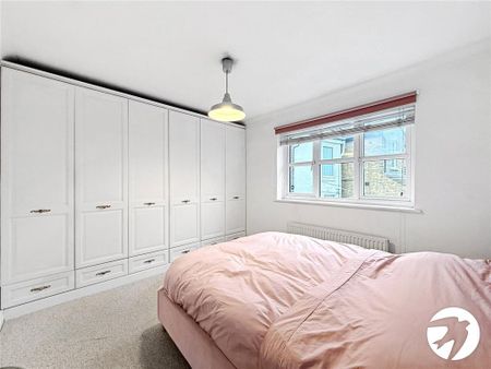 2 bedroom semi-detached house to rent - Photo 2