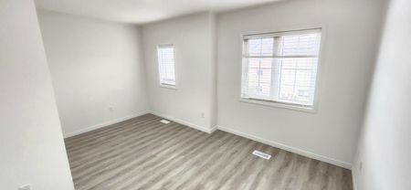 For Lease - 3200 Singleton Avenue Unit# 39, London South, Ontario - Photo 2