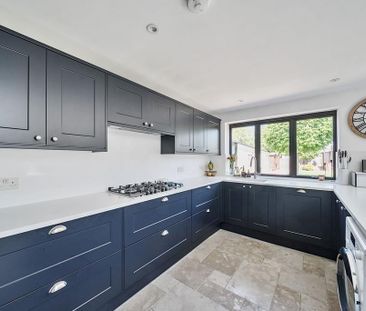 3 bedroom semi-detached bungalow to rent - Photo 6