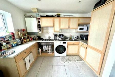 Pacific Close, SO14 - Photo 4