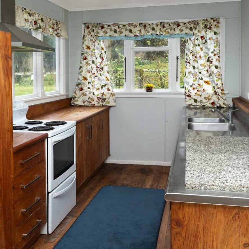 Home in okoia - Photo 1