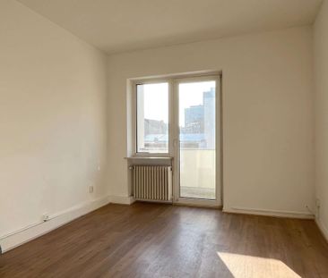 :DÜSSELDORF - SCHÖNES 2-ZIMMERAPPARTEMENT MIT BALKON IN ZENTRALER L... - Photo 1