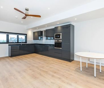 Oakland Road, Crickelwood, NW2 - Photo 3