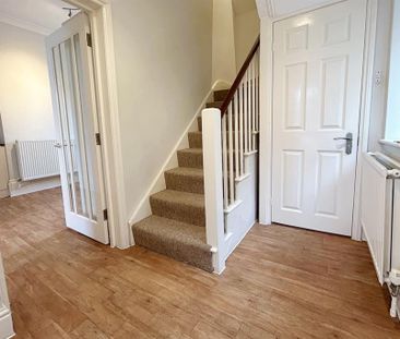 3 bedroom flat to rent - Photo 6