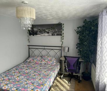1 bedroom in a house share to rent - Photo 5