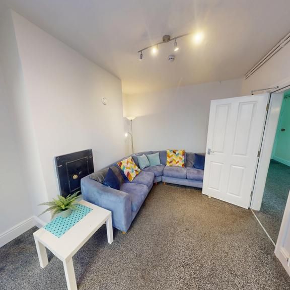 7 bedroom ground floor flat to rent - Photo 1