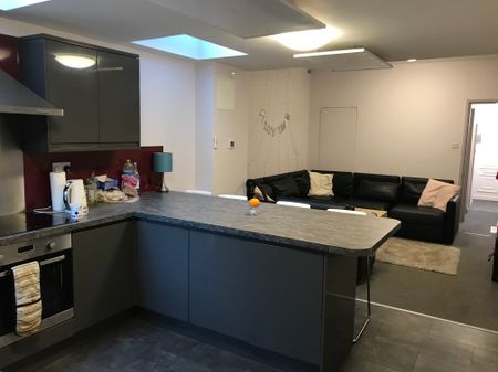 273 HUBERT ROAD - Photo 4