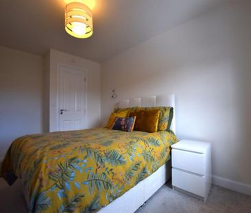 3 Bedroom Semi Detached To Let - Photo 4