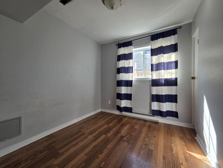 For Lease - 81 Craig Henry Drive Unit# B, South of Baseline to Knoxdale, Ontario - Photo 5