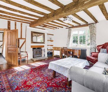 Stunning Grade II Listed 5-Bedroom Property with a garden office in... - Photo 4