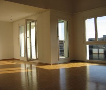 Maisonette apartment – peripheral and urban living near Zurich - Photo 2