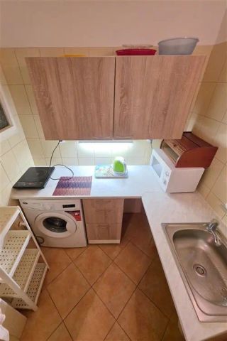 Zařízený byt 1+kk u náměstí Míru na Vinohradech - Fotografie 3