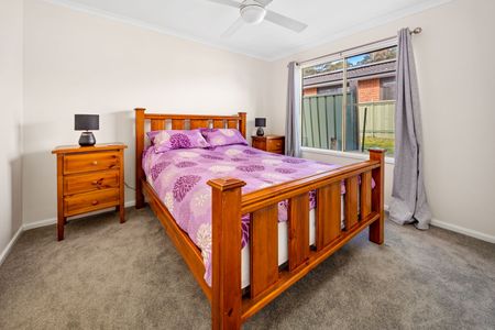 Light-Filled, Newly Refurbished 2-Bedroom Cottage - Photo 3