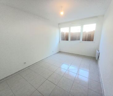 AIX LA DURANNE APPARTEMENT 4 PIECES TERRASSE ET PARKING, - Photo 1