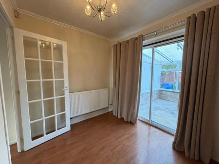 3 bedroom semi-detached house to rent - Photo 5