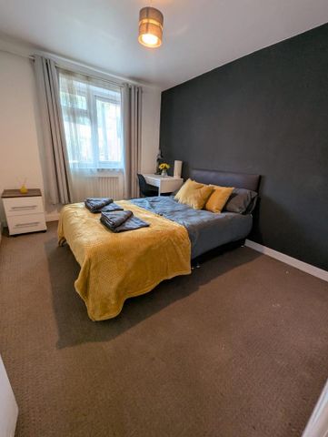 8 bedroom house of multiple occupation to rent - Photo 3