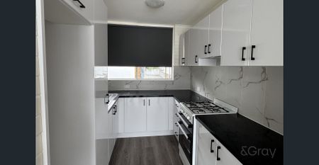 Modern, Cosy & Convenient - Photo 2