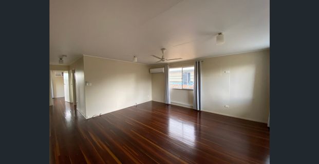 NEAT AND TIDY 3 BEDROOM HOME , TIMBER FLOORS , LARGE BLOCK WITH A SHED, CLOSE TO SCHOOLS AND SPORTING FACILITIES. - Photo 1