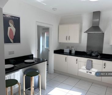 1 bedroom in a house share to rent - Photo 5