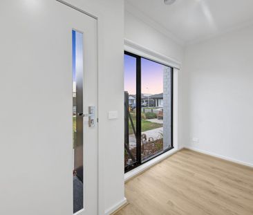 Modern Townhouse in Mickleham - Photo 4