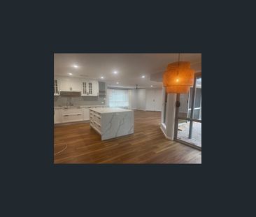 Beautiful 3-Bedroom Home with Pool in Noosa Junction Precinct – $98... - Photo 1