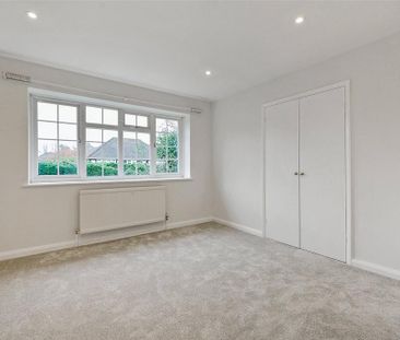 4 bedroom detached house to rent - Photo 3