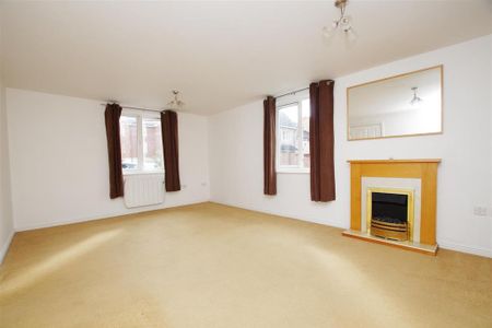2 bedroom ground floor flat to rent - Photo 2