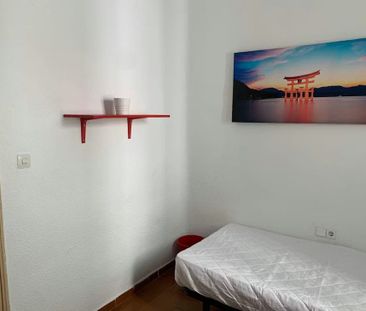 Calle de Fernández de los Ríos, Madrid, Community of Madrid 28015 - Photo 5