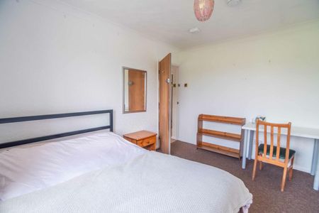 40, Crossways - Photo 5