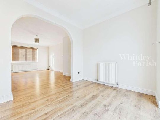 Edenside Drive, Attleborough, NR17 - Photo 1