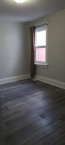 For Lease - 14 Albert Street, Welland, Ontario - Photo 3