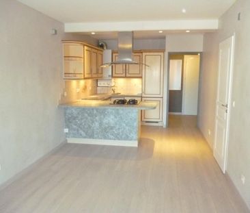 Location Appartement 2 pièces 48m² CRANVES SALES 74380 - Photo 2