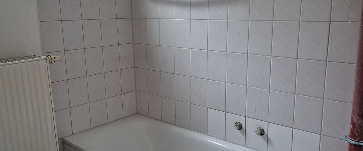 Schöne und gut geschnittene 3-Zimmer-Wohnung (momentan in der Sanierung) zu vermieten - Photo 1