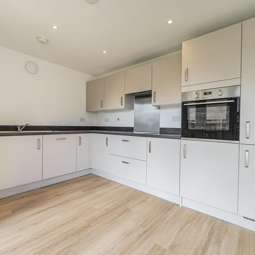 Throwster Drive, Sudbury - Photo 1