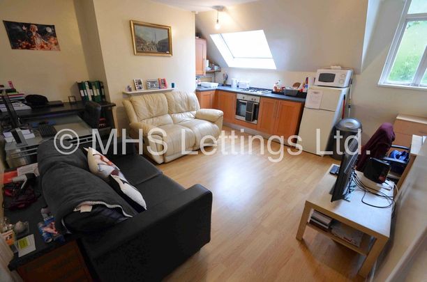 1 Bedroom Flat for rent in Brudenell Road - Photo 1