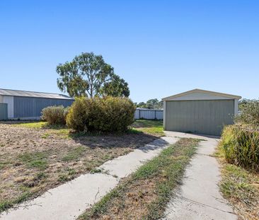 Light, Bright & Full of Charm - Photo 2