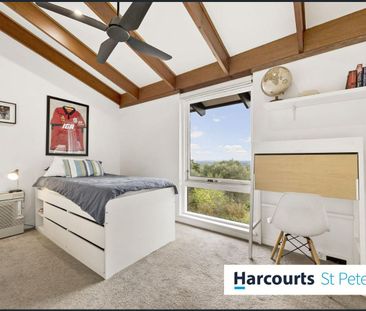 Spacious Family Home with Pool & Stunning City Views in Prestigious... - Photo 5
