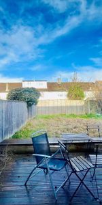 1 bedroom in a house share to rent - Photo 4