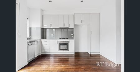 Modern home in Thornbury - Photo 4