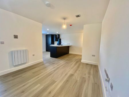 Peterborough - Photo 2