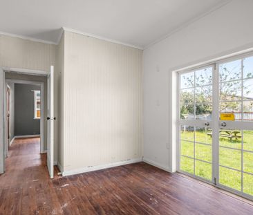 Tidy Two Bedroom Home! - Photo 6