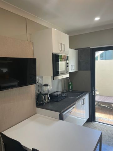 East Victoria Park - Photo 5