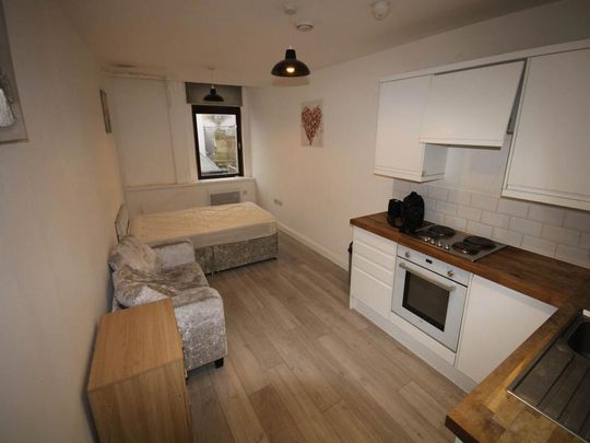 Studio to rent - Photo 1