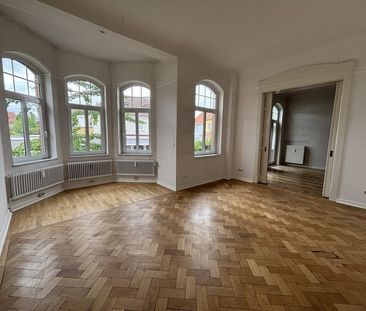Stilvolle Altbauwohnung in attraktiver Stadtlage mit Wintergarten u... - Photo 2