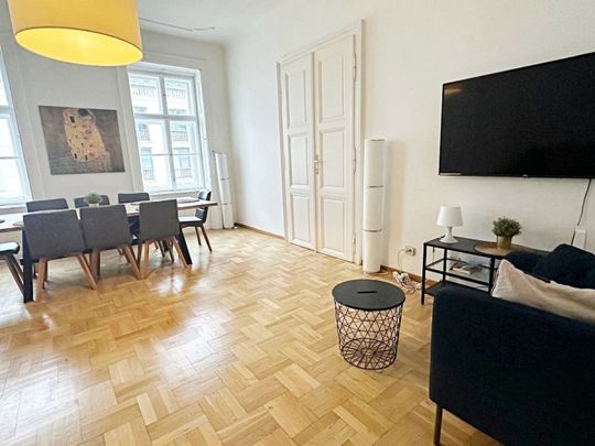 OPERNRING, STAATSOPER, klimatisierte 106 m2 Altbau, 3 Zimmer, Möblierung möglich, Extraküche, 2 Bäder, 4. Liftstock - Photo 1